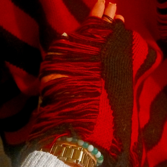 Sweater - Picture 6 of 7